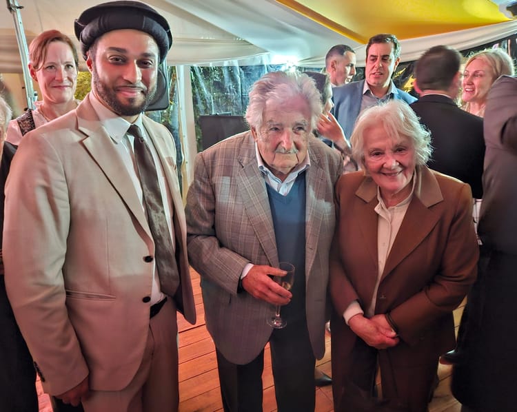 Reuniones con las Autoridades